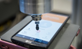 teste de resistência a um telemóvel